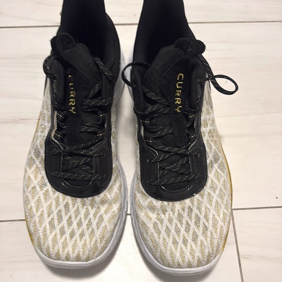 Men’s 13 Steph Curry Basketball Shoe - Never worn.  Incredible condition - Picture 1 of 7